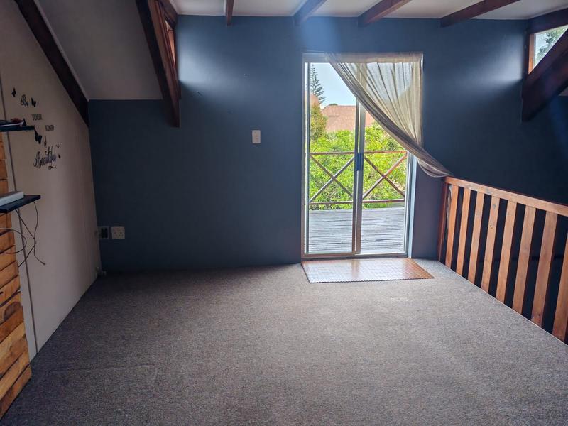 6 Bedroom Property for Sale in Sandbaai Western Cape